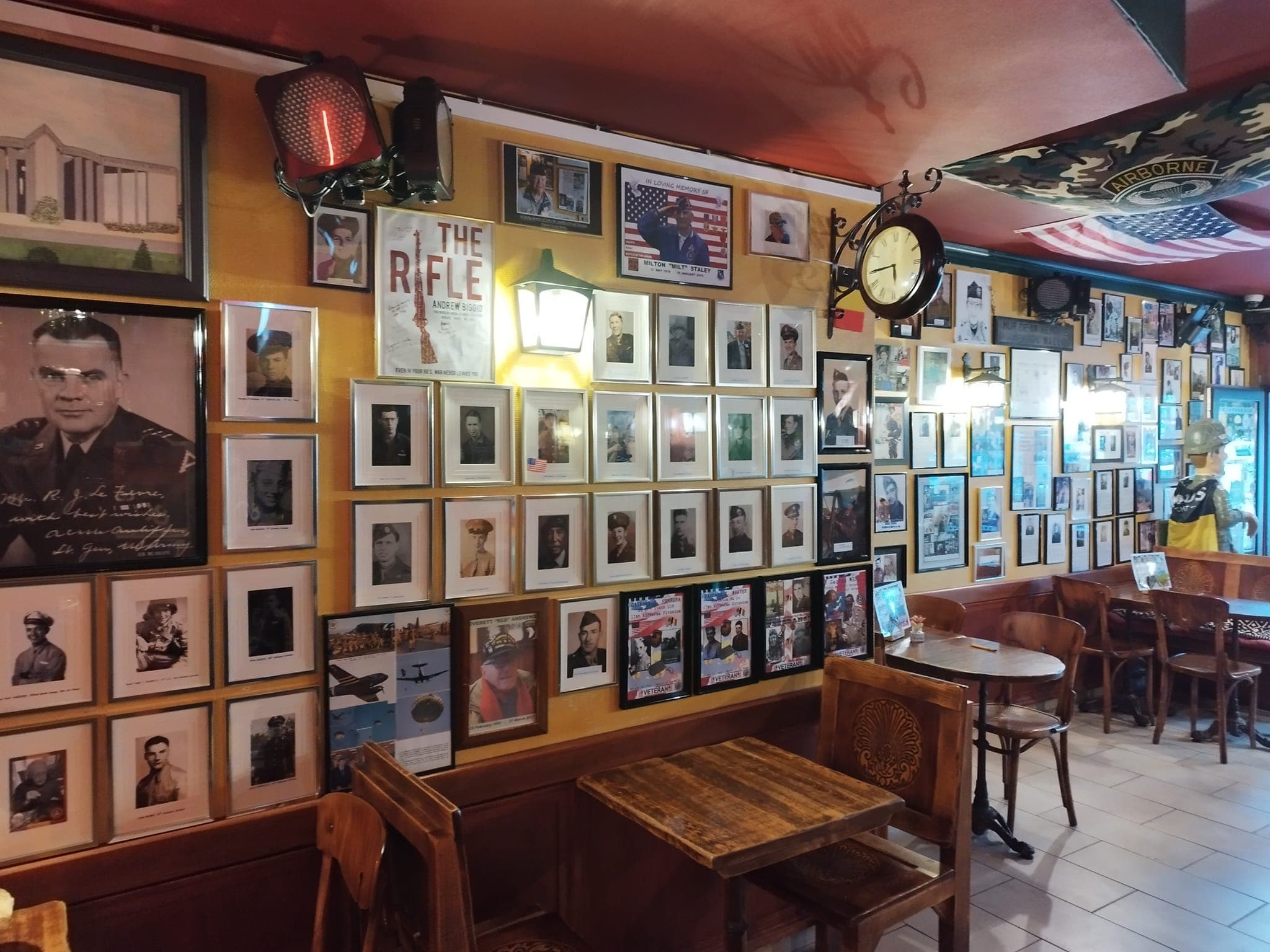 Mur Commémoratif - Memorial Wall Bastogne